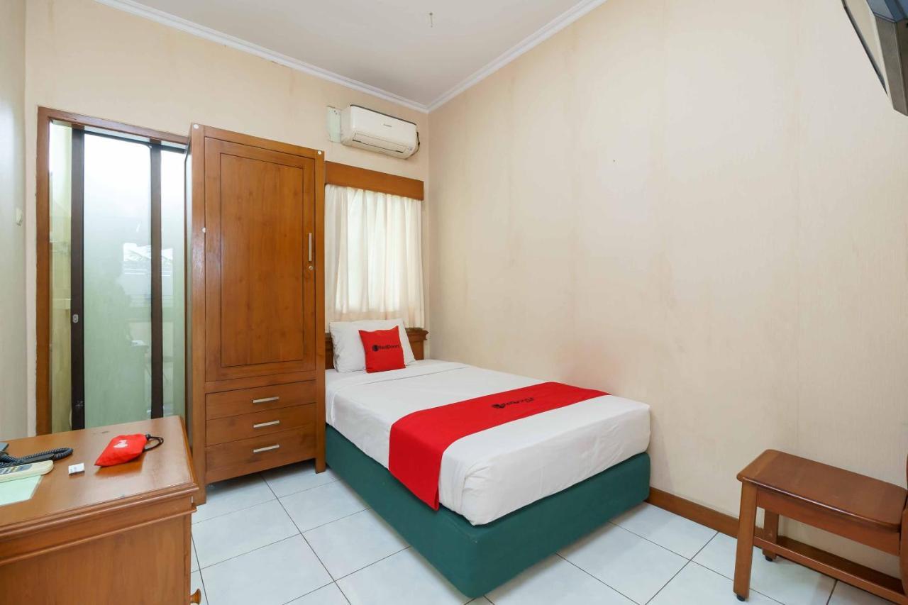 Reddoorz Plus Near Kemang Raya Jakarta Eksteriør billede