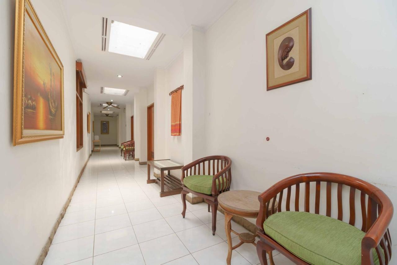 Reddoorz Plus Near Kemang Raya Jakarta Eksteriør billede