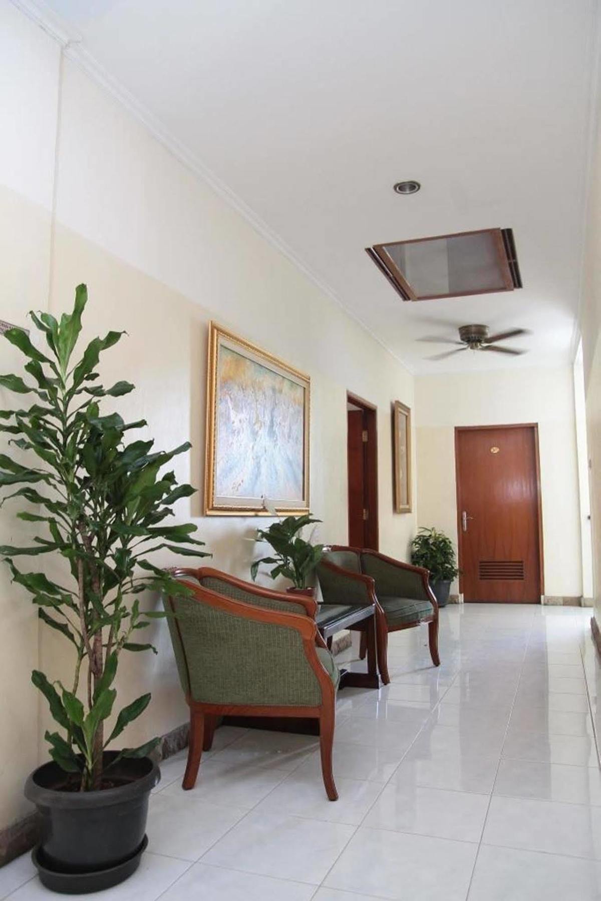 Reddoorz Plus Near Kemang Raya Jakarta Eksteriør billede
