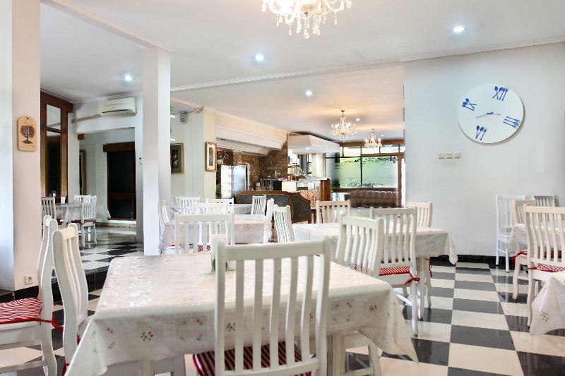 Reddoorz Plus Near Kemang Raya Jakarta Eksteriør billede